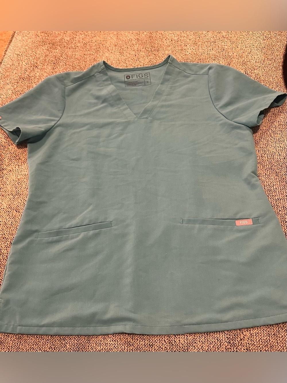 Figs Women's green V-Neck Short Sleeve Scrub Top